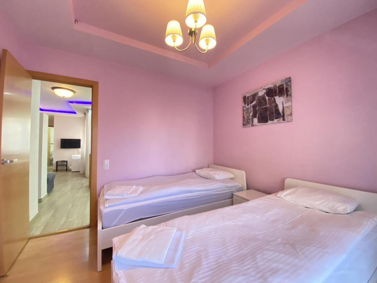 Entire New Apartment 20' From Barcelona Sabadell Bagian luar foto